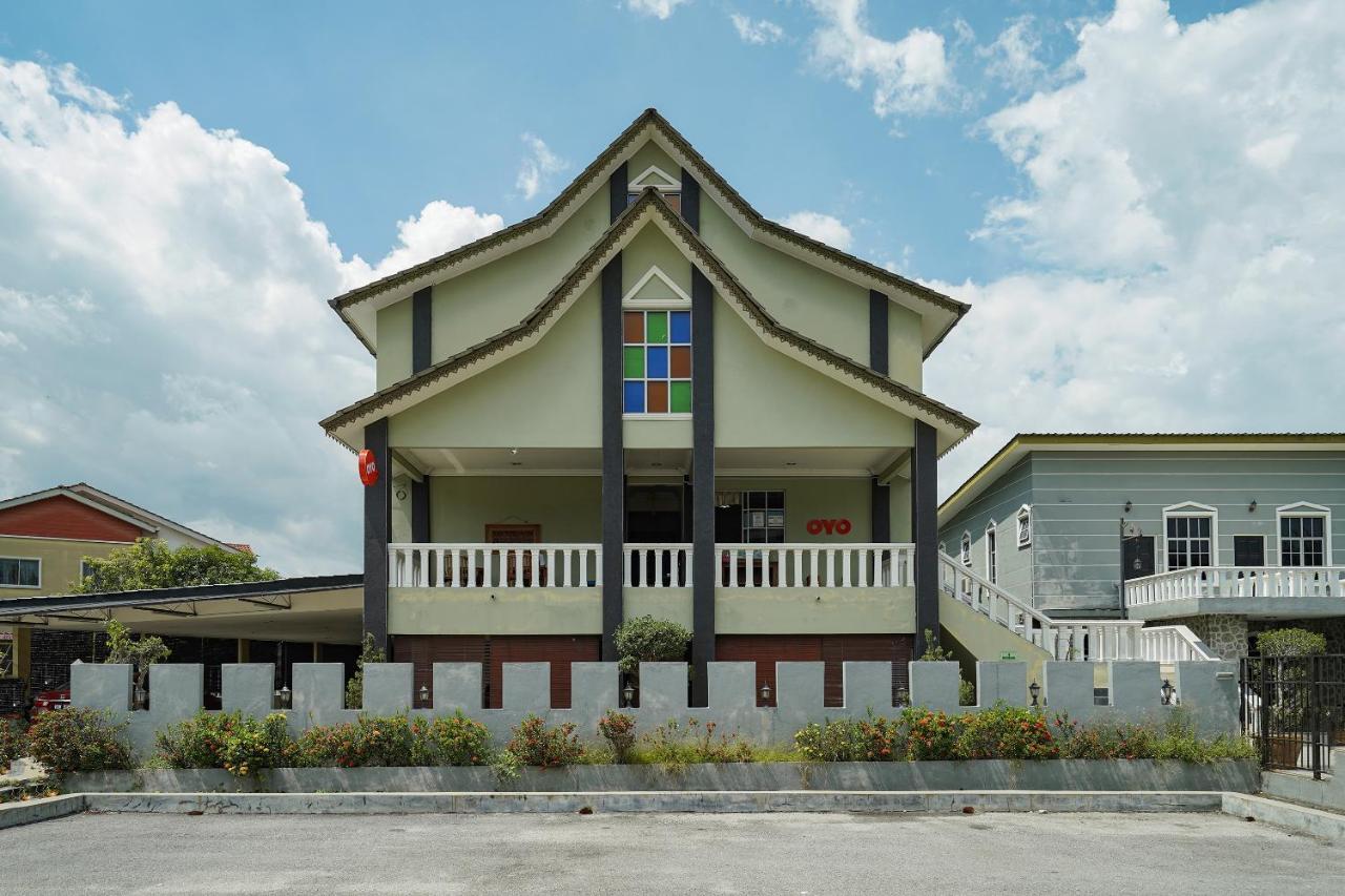 Oyo 90451 Bangi Moya Guesthouse Exterior photo