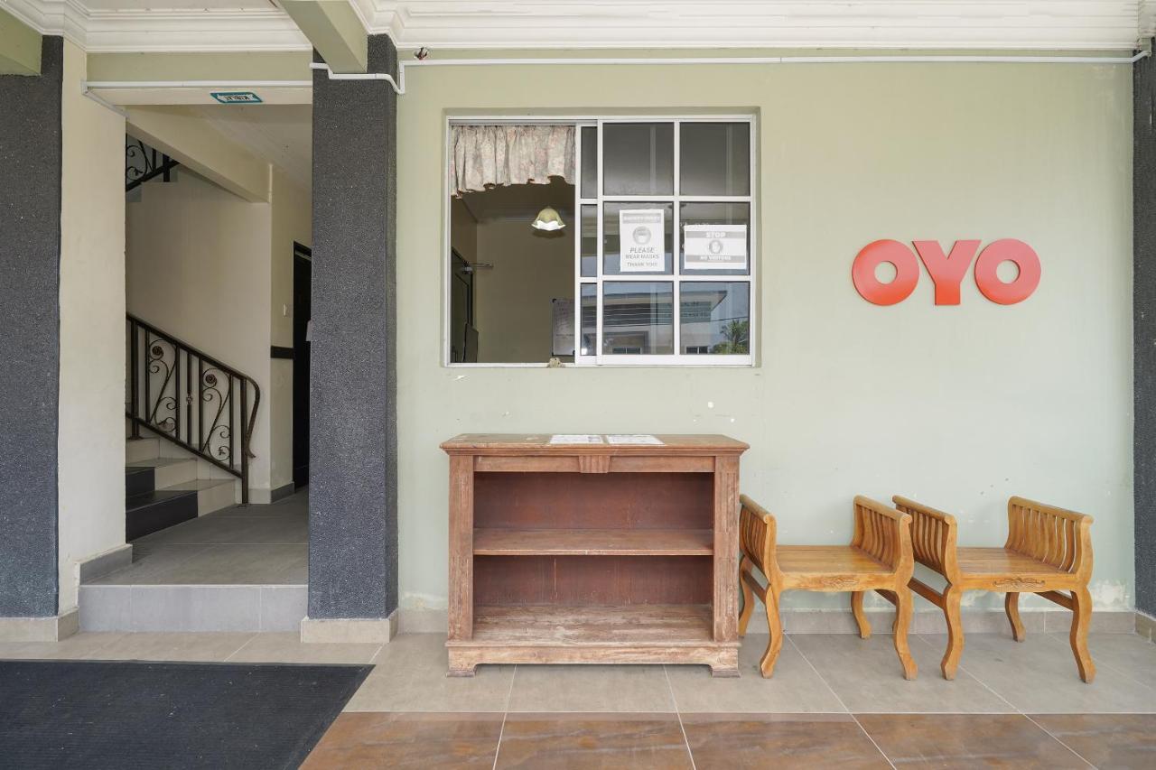 Oyo 90451 Bangi Moya Guesthouse Exterior photo