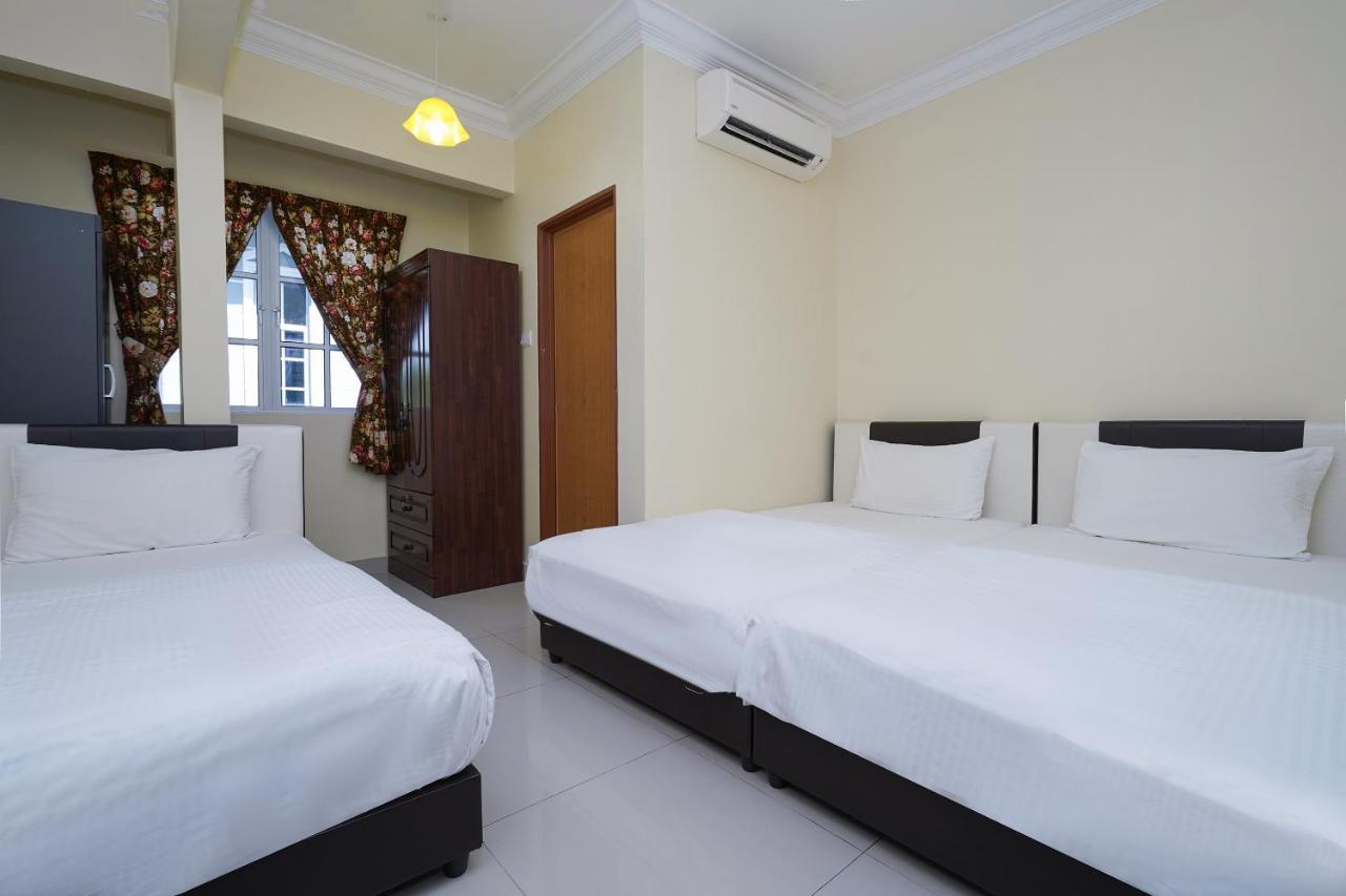 Oyo 90451 Bangi Moya Guesthouse Exterior photo