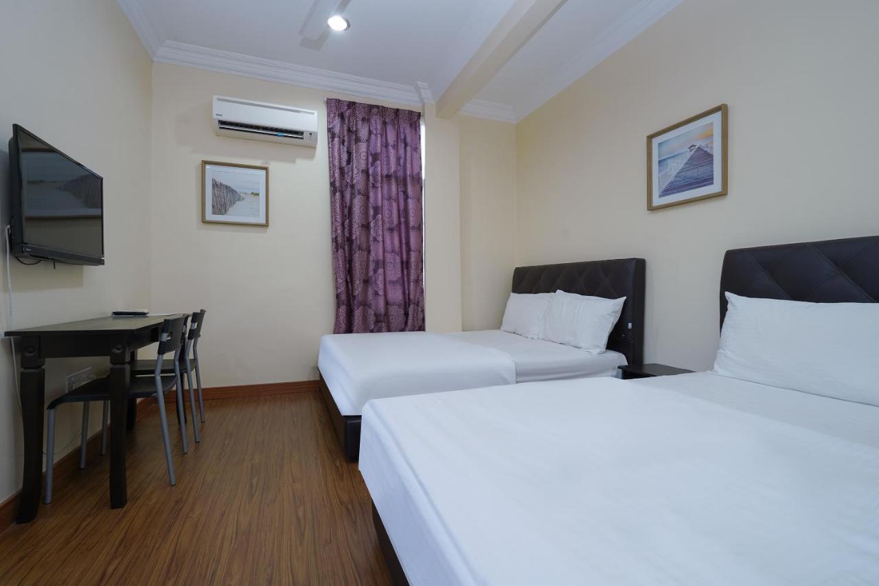 Oyo 90451 Bangi Moya Guesthouse Exterior photo
