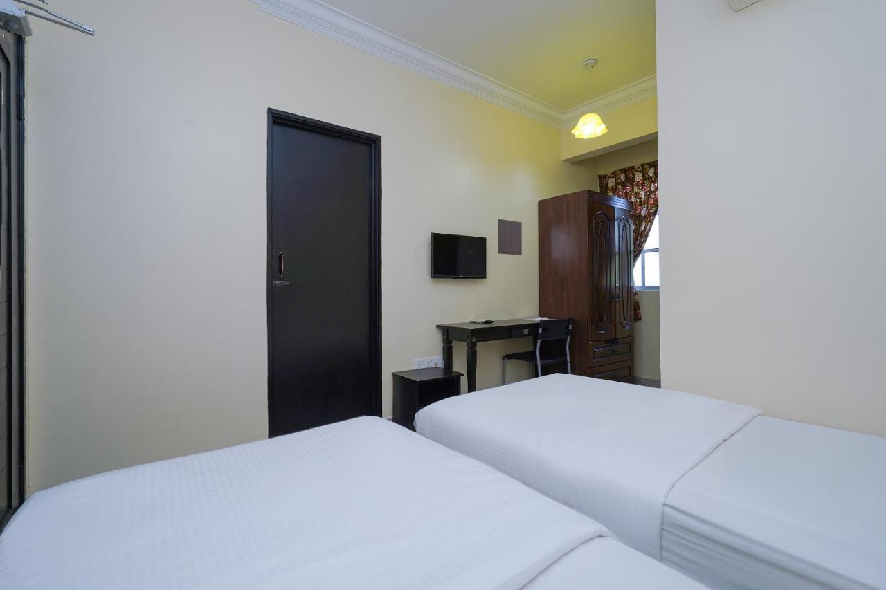Oyo 90451 Bangi Moya Guesthouse Exterior photo